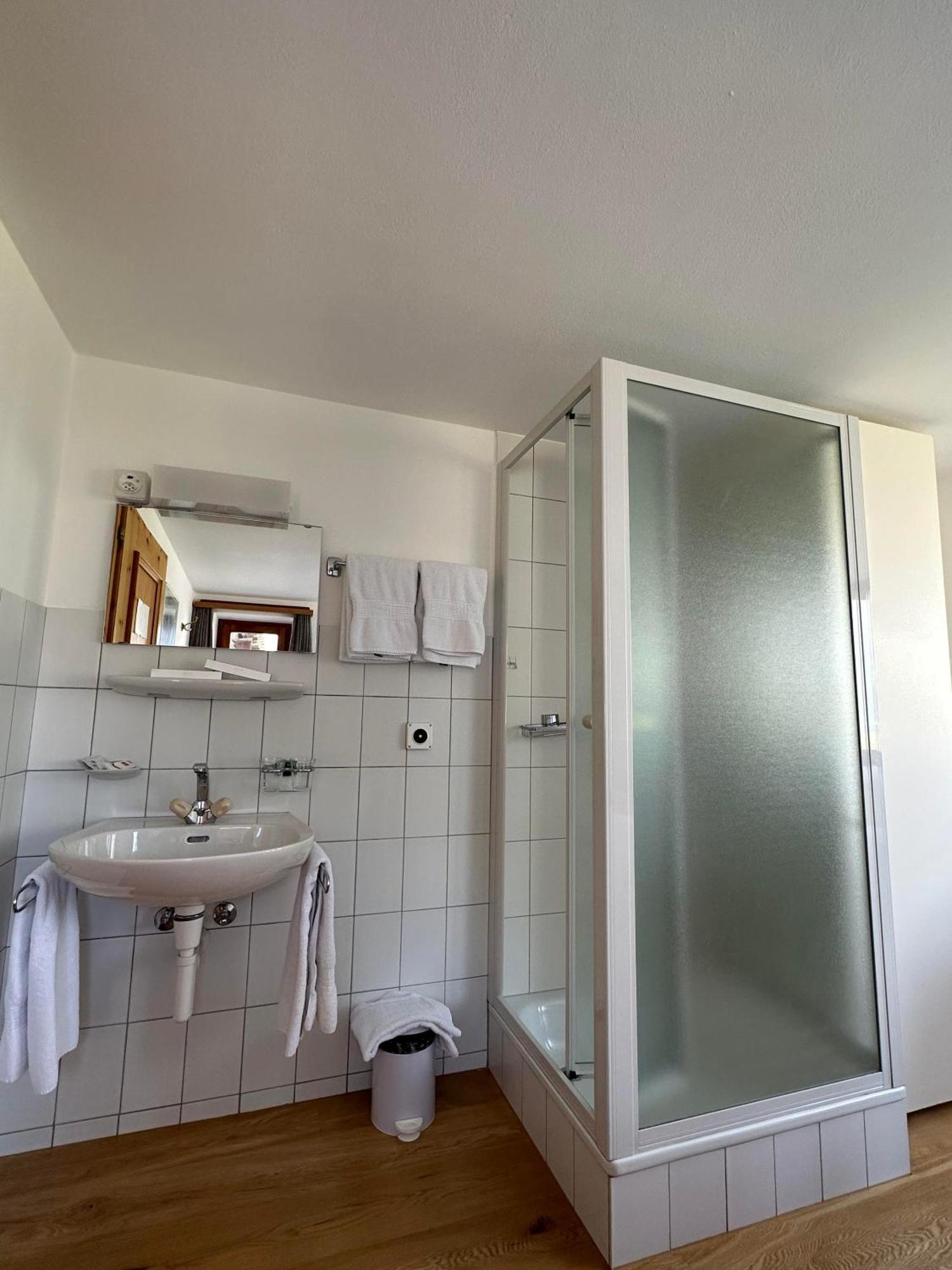 Hotel Ristorante Lagrev Maloja Kültér fotó